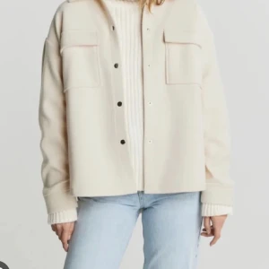 Kappa - Säljer denna kappa/jacka från Gina då den bara använts en gång. 💞