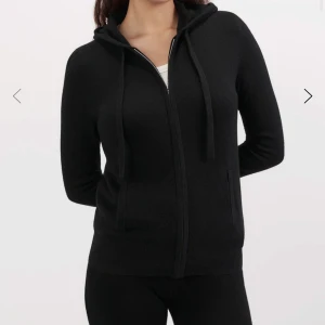 Soft goat zip up - Soft goat zip up i bra skick!!! Skriv om ni undrar något eller är intresserade!!❤️