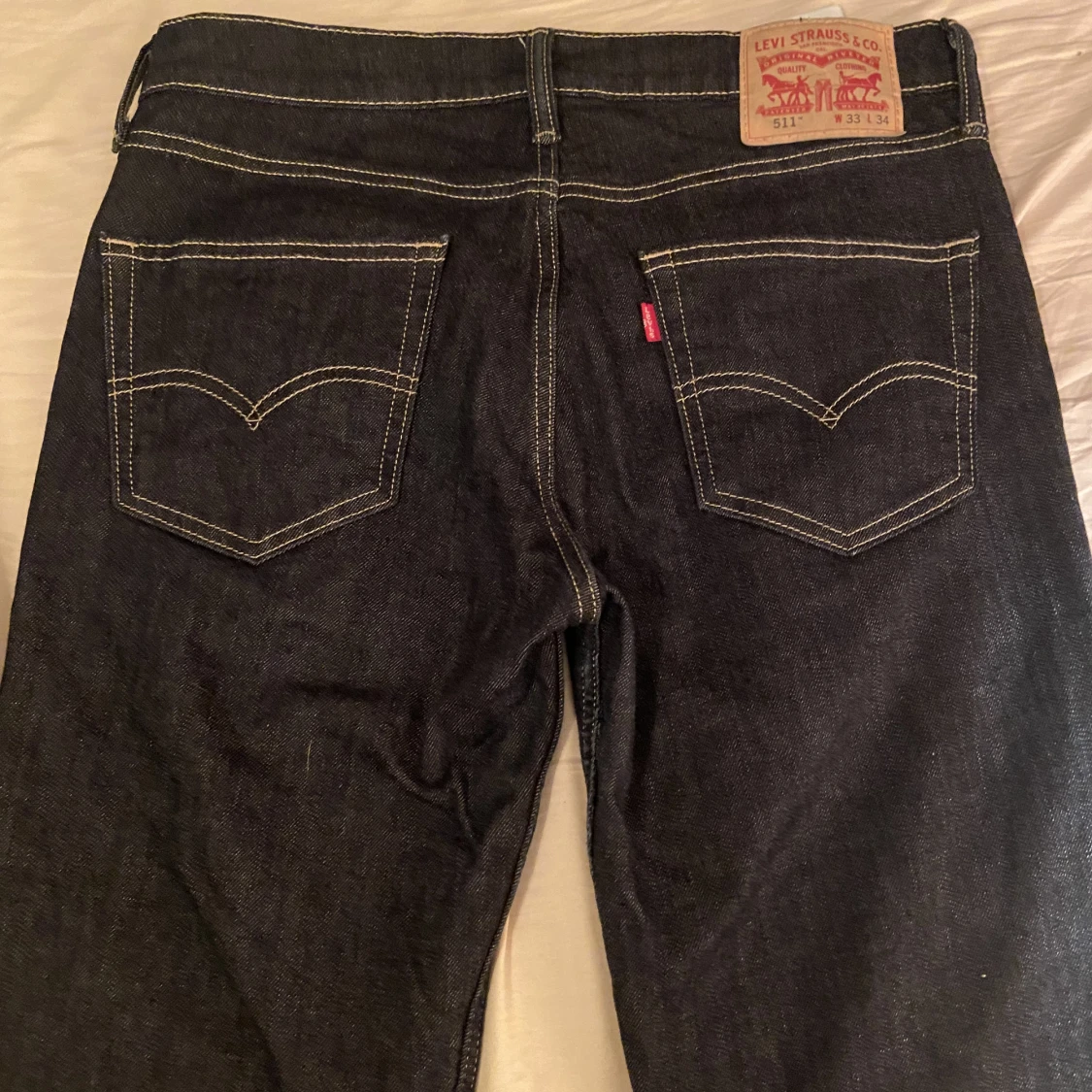 Mörkblåa jeans - 90