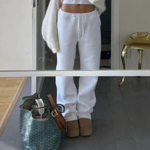 Lxa mjukisbyxor - Säljer dessa snygga mjukisbyxor från lxa. Bra skick. 