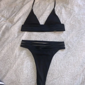 Bikini - Svart högmidjad bikini🖤