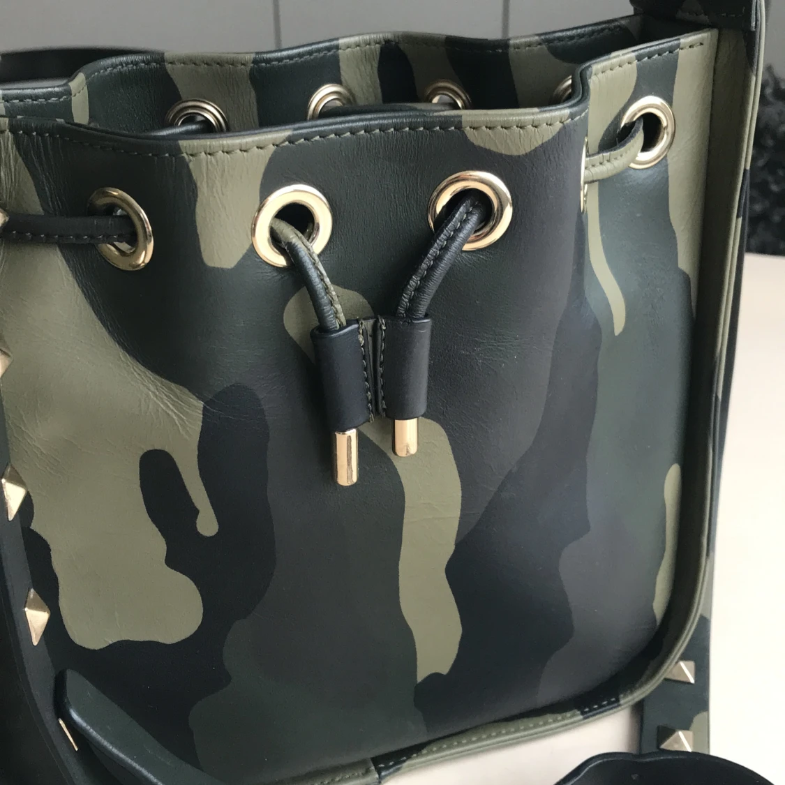 Cool Crossbody kamouflage - 90