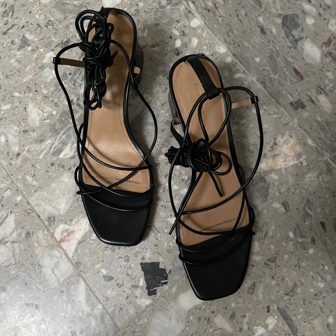 &other stories klackar