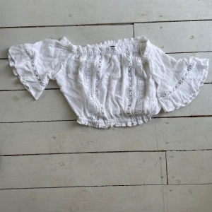 Somrig topp - Super söt somrig vit topp! Fint skick! 