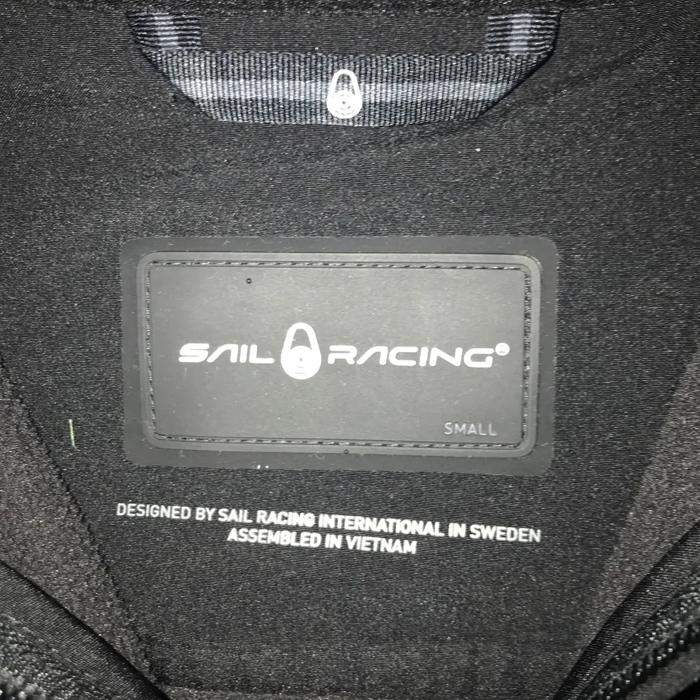 Svart Sail Racing Grinder Softshell Hood