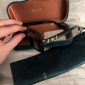 Gucci solglasögon  - Fina Gucci solglasögon helt nya använd 2-3 gånger. 