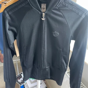 Adidas - Adidas äkta stl 38. Jätte fint skick !