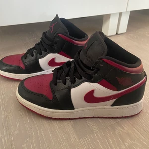 Nike jordan - Använda fåtal gånger i väldigt fint skick! 