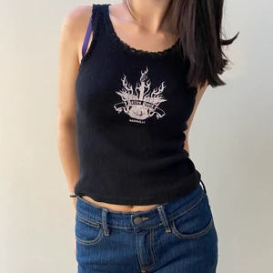 Skit söt brandy Melville topp - Skit snygg topp från brandy Melville❣️ sitter super och är utsåld. Org pris 165 tror jag.💓 perfekt skick. KOLLA BIO!💟