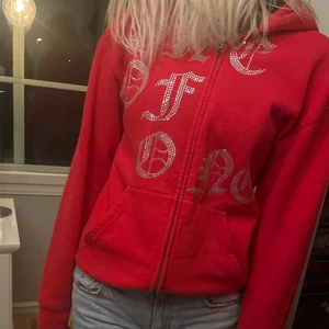 One of one tröja - En One of One tröja i storlek S som är i jättebra skick! Använd en del men det syns inte alls❤️