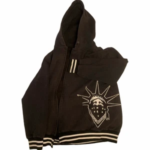 YLD Zip-up Hoodie Svart - Embroidered