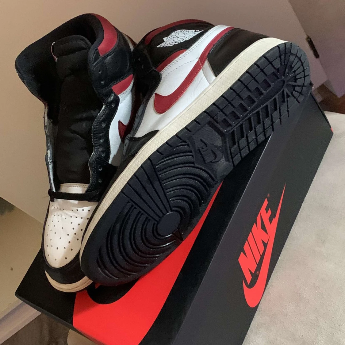 Air Jordan 1 High ’gym red’