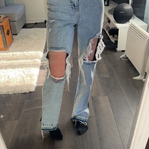 Snygga jeans - Säljer nu dessa jeans från boohoo för dom aldrig kommer till användning. Jag är 169 cm och jeansen har  st 36