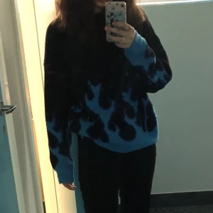 Cool tröja - As cool tröja som jag älskar men tyävrr aldrig använder, köpt från shein men bra kvalité och varm ändå. Köparen står för frakt 📦