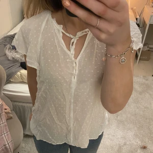 Blus - Jättefin vit blus från H&M!