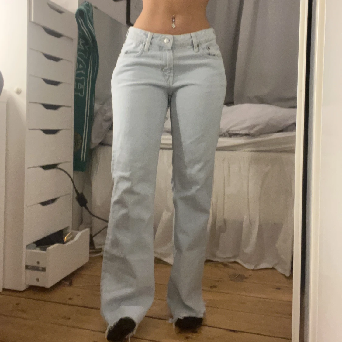 Ljusblåa jeans  - 91