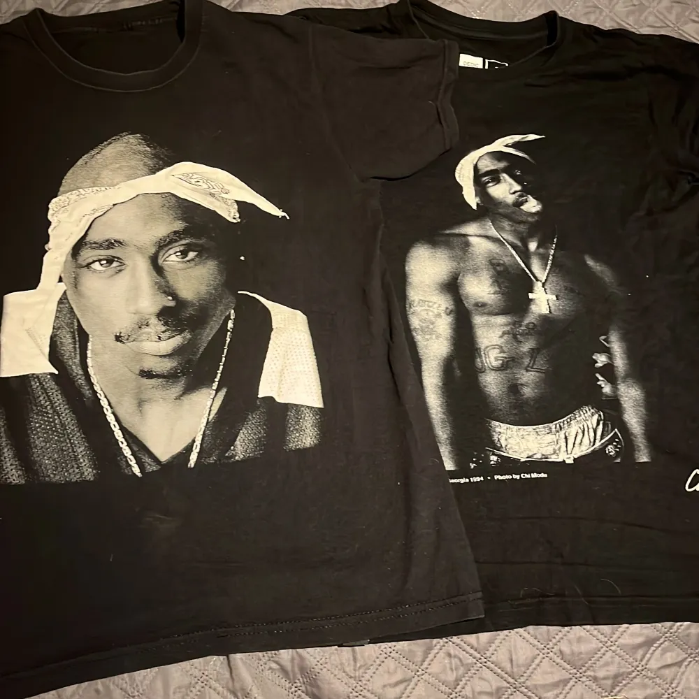 Två oanvända tupac T-shirtar i storlek S  En för 150kr, båda för 250kr. T-shirts.