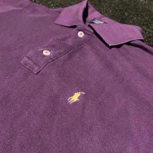 Ralph Lauren  - En fet Ralph Lauren pike i storlek  Storlek M  Kontakta om du har några frågor eller annat 