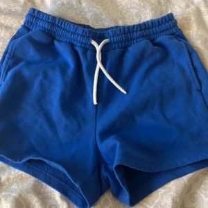 Shorts - Ett par shorts i storlek 158-164 funkar för nån i storlek xs eller s!