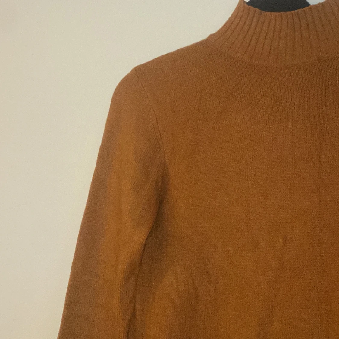 Stickad orange tröja  - 90