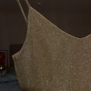 Glittrig body - Jättesnygg glittrig body/topp som passar bra till fest 🪩 har aldrig använt den så därför är den i toppskick 😍