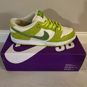 Nike Dunk SB Low Green Apple - Nike Dunk SB Low Green Apple - Size 42/8.5, used 8/9-10 (använda MAX 6-7 gånger).