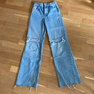 Ett par zara jeans köpt för 400