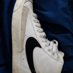 Sneakers - Bra skick