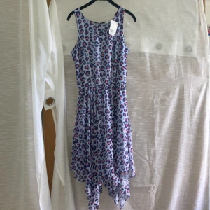 H&M kläning - Helt ny inte ens testad  13-14år Storlek 164