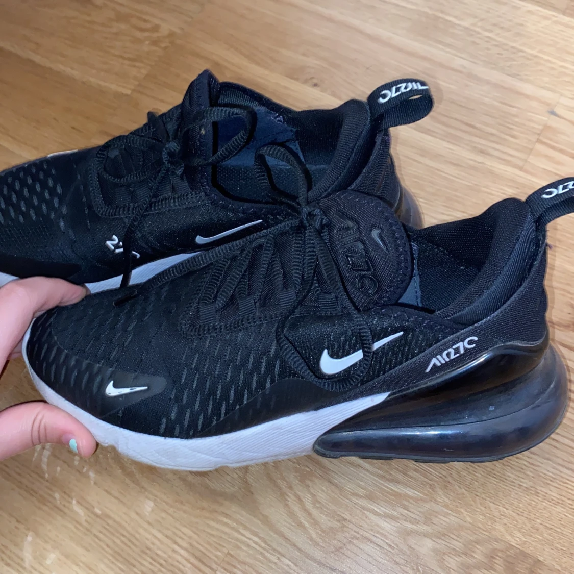 Nike air Max 270 svart dam  - 90