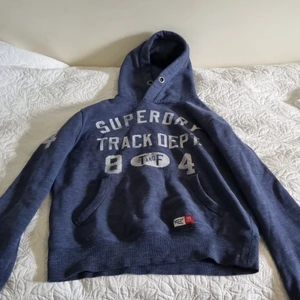 Hoodie - Köpare står för frakt 