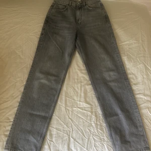 Snyggaste jeansen - Nyskick, helt oanvända, säljer pga viktnedgång, tyvärr tagit av lapp men har aldrig använt. 