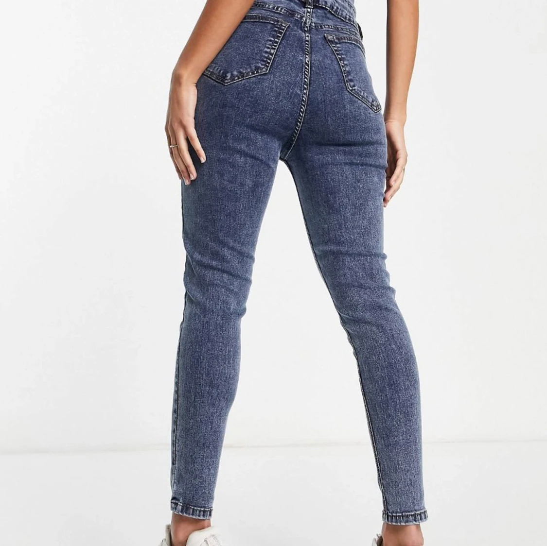 DTT- Ellie skinny jeans med hög midja  - 90