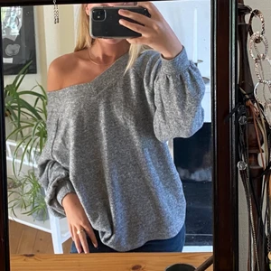  grå tröja  - tröja från H&M som aldrig kommit till användning. Storlek L