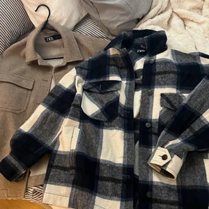 vår jacka  - Båda 250kr eller 150kr styck