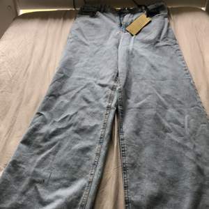 Nya jeans från Lindex, i Viola, frakt tillkommer 