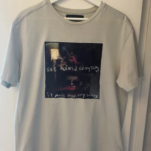 Limitato T-shirt - Fint skick, lite små fläckar.