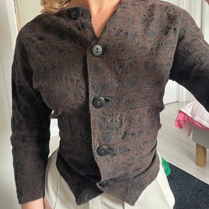 Kostymtopp  - Skräddarsydd kostymtopp som passar mig med XS/s. Så fin och unik 