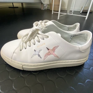 arigato skor - Nästan aldrig använda! Säljer pga för stora för mig💗💗