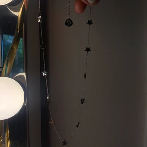 Silver halsband  - Säljer ett superfint silvirigt halsband från Edblad, helt oanvänt!! (det är äkta silver!) Frakten ingår inte i priset!💞