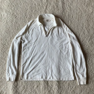 East West Halvzip - Inköpt förra sommaren från brothers, använd ett fåtal gånger, skick 8/10, storlek M. Normal passform.