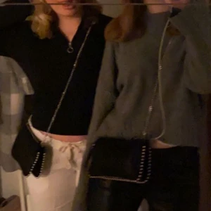 Zara vädka - As cool väska med bitarna från zara 