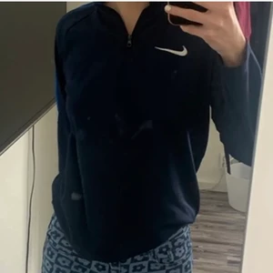 träningströja - Lånad bild! Fint skick:)