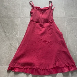 Söt rosa sommarklänning💕 - Jättesöt sommarklänning i rosa💕Köpt second hand i spanien⚡️