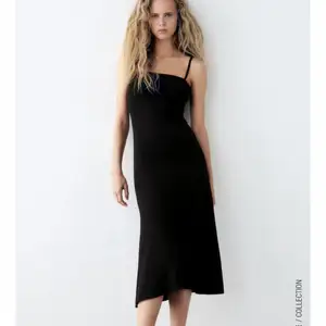 Säljer denna jättefina klänning ifrån zara, då den aldrig kommit till användning :(( frakt tillkommer🥳🤩😍