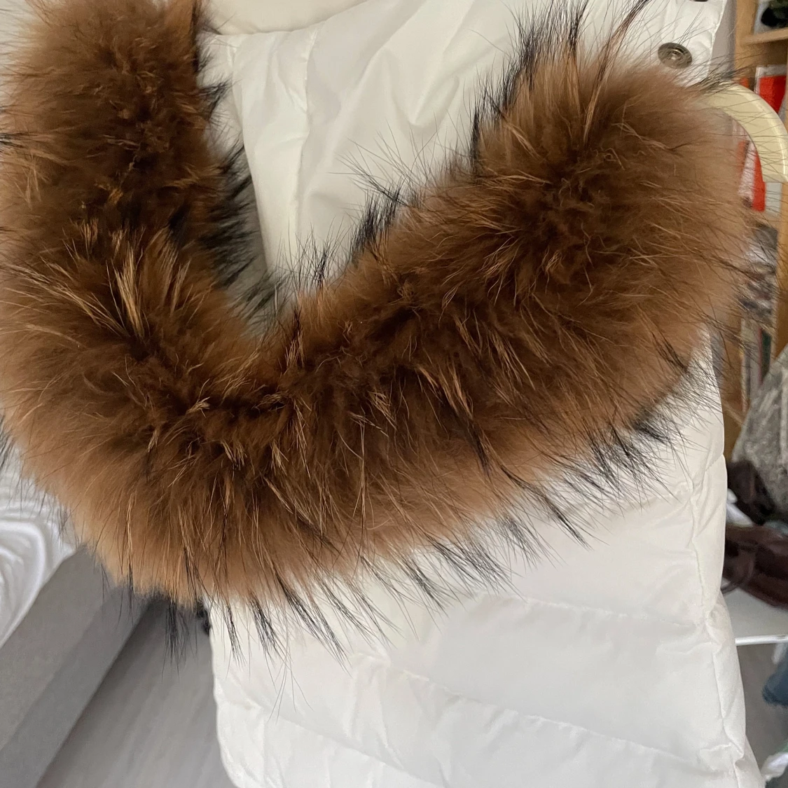 Hollies väst med pälskrage