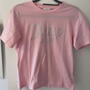 Juicy T-shirt storlek M/L - Juicy T-shirt storlek M/L