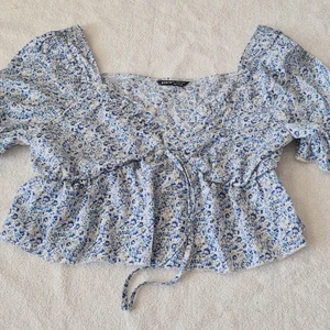 Blus - Blåblommig sommar blus