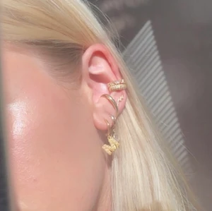 Helt oanvända guldpläterade smycken - Kvalitétsörhängen, äkta guld. Har själv använt samma i över ett år. Erbjuder paketpris! 13 kr frakt