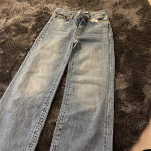 Skit snygga jeans   Storlek 8-10
